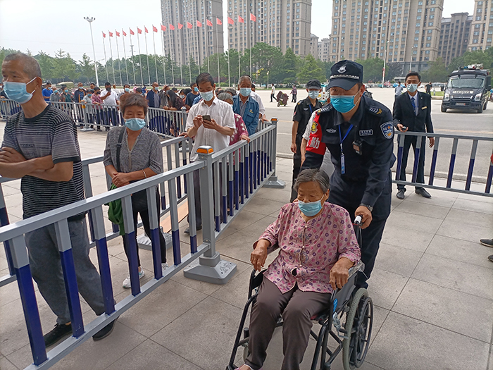 5帮扶特殊人员入场-700.jpg